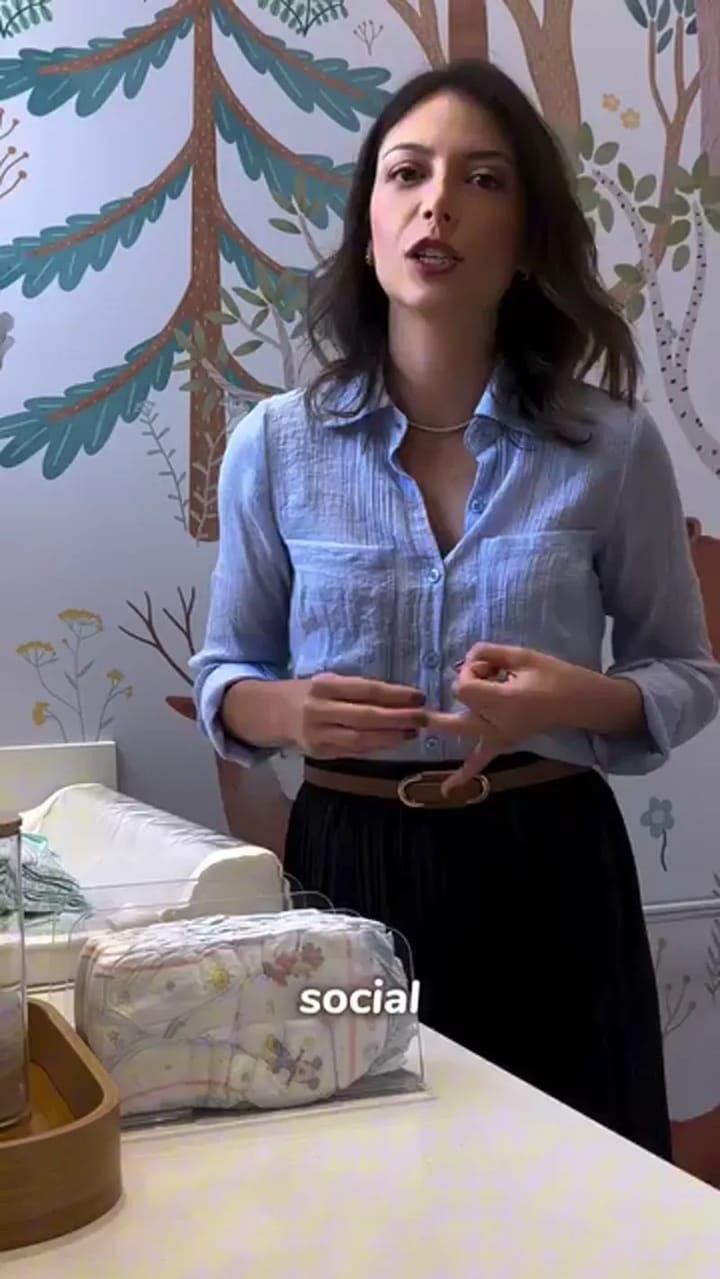 Dra. Angélica Nau explicando sobre os sinais de prontidão para o desfralde — Casalume Pediatria